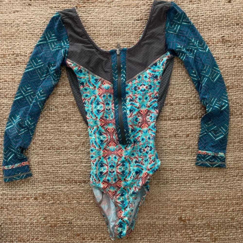 One Piece Long Sleeve Surf Wetsuit 🏄🏼‍♀️